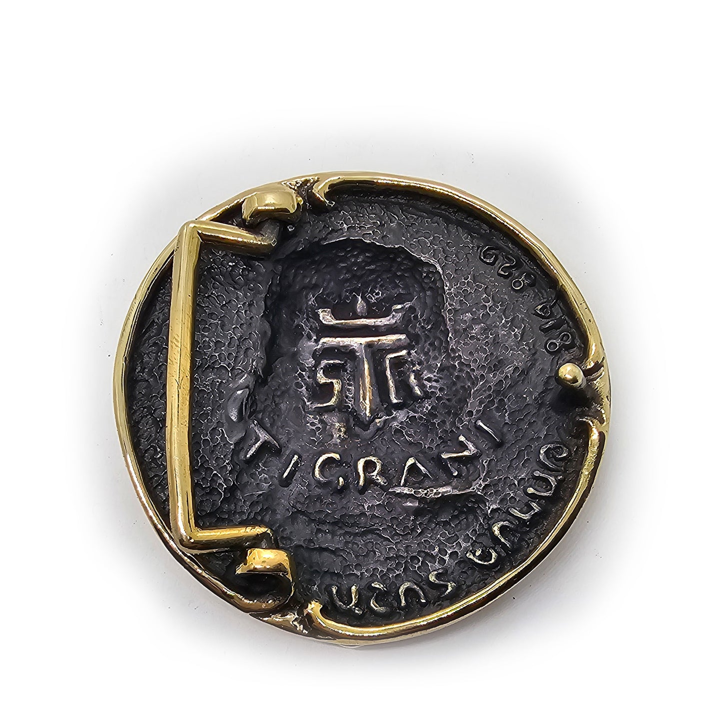 Ashot Erkat Armenian king Bagratouni Dynasti Brass Belt Buckle