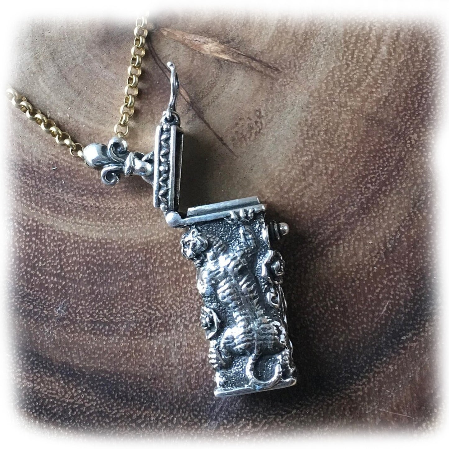 Tiger Silver Pendant Box
