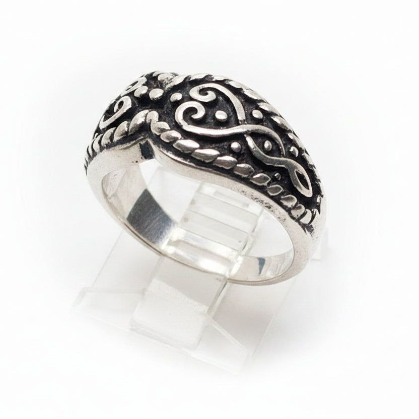 Vintage Classic Design Sterling Silver Ring V4