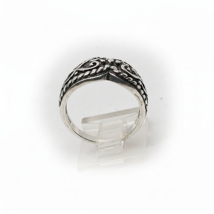 Vintage Classic Design Sterling Silver Ring V4
