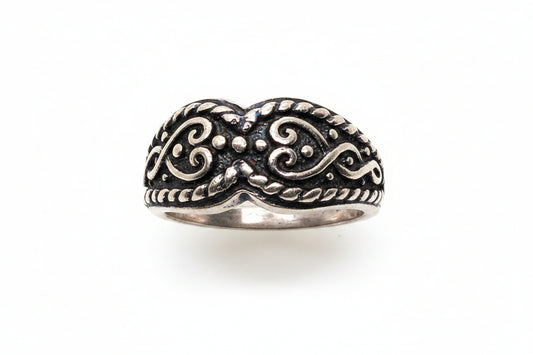 Vintage Classic Design Sterling Silver Ring V4