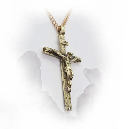 Wooden Texture Cross with Jesus Christ 18 kt Gold Pendant with Rubies