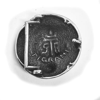 Lion Attacking Head Sterling Silver Round Belt Buckle