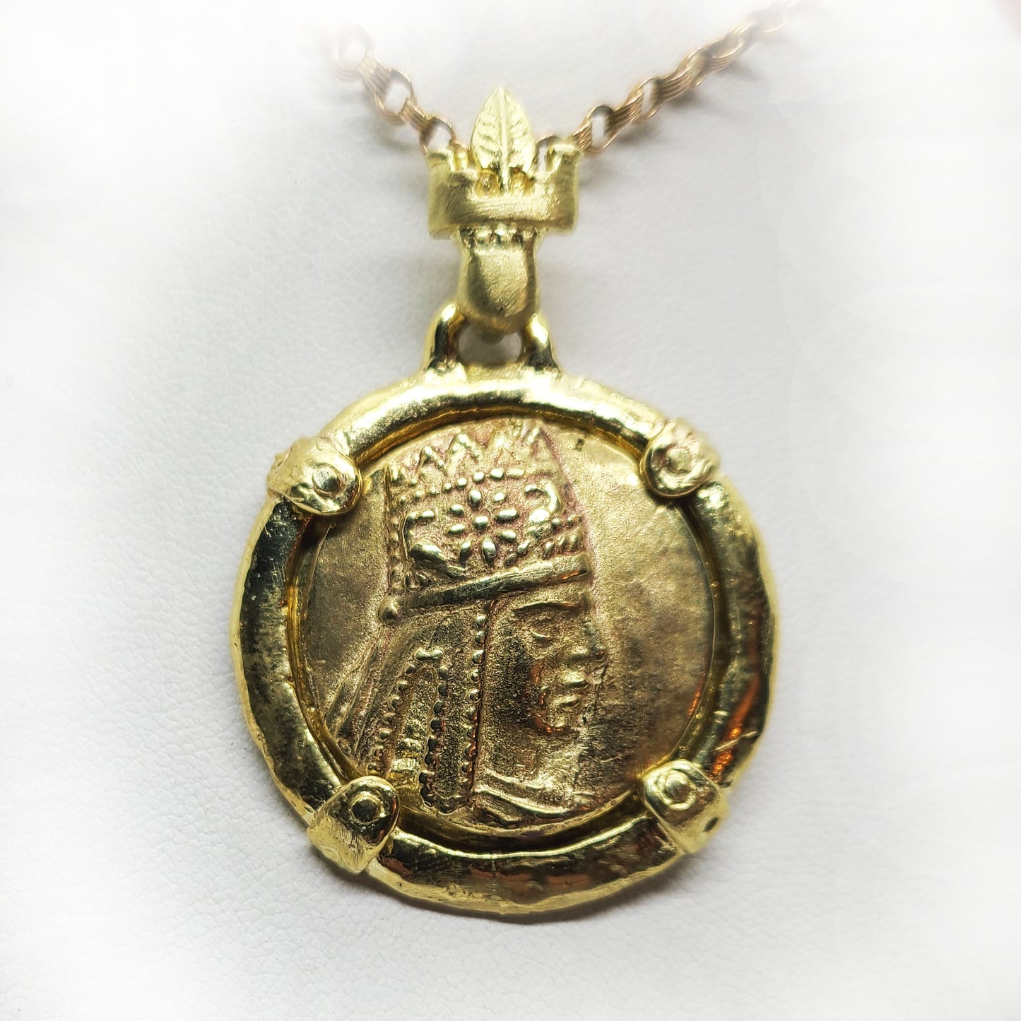 Tigran The Great Golden Pendant With A Gold Frame