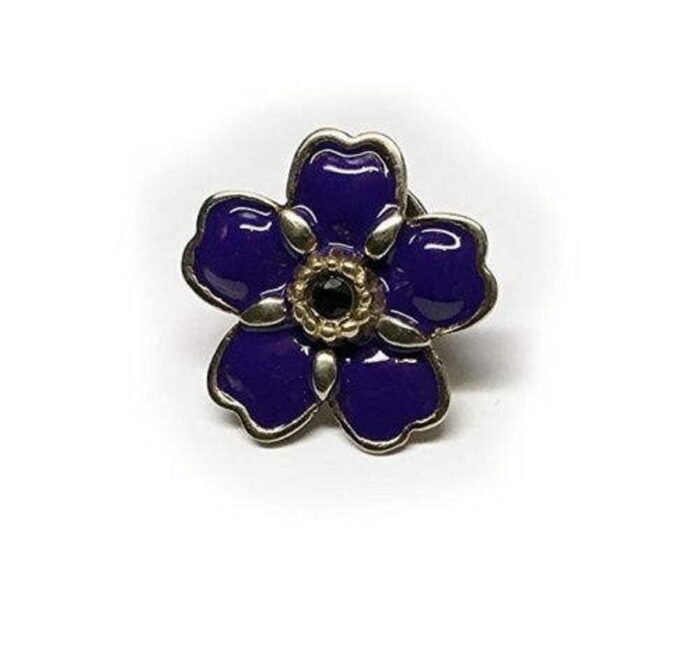 Anmoruk Small Flower Pin 2