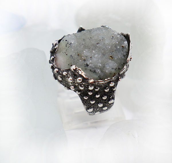 Volcano Ring with Natural Amethyst Stone 3